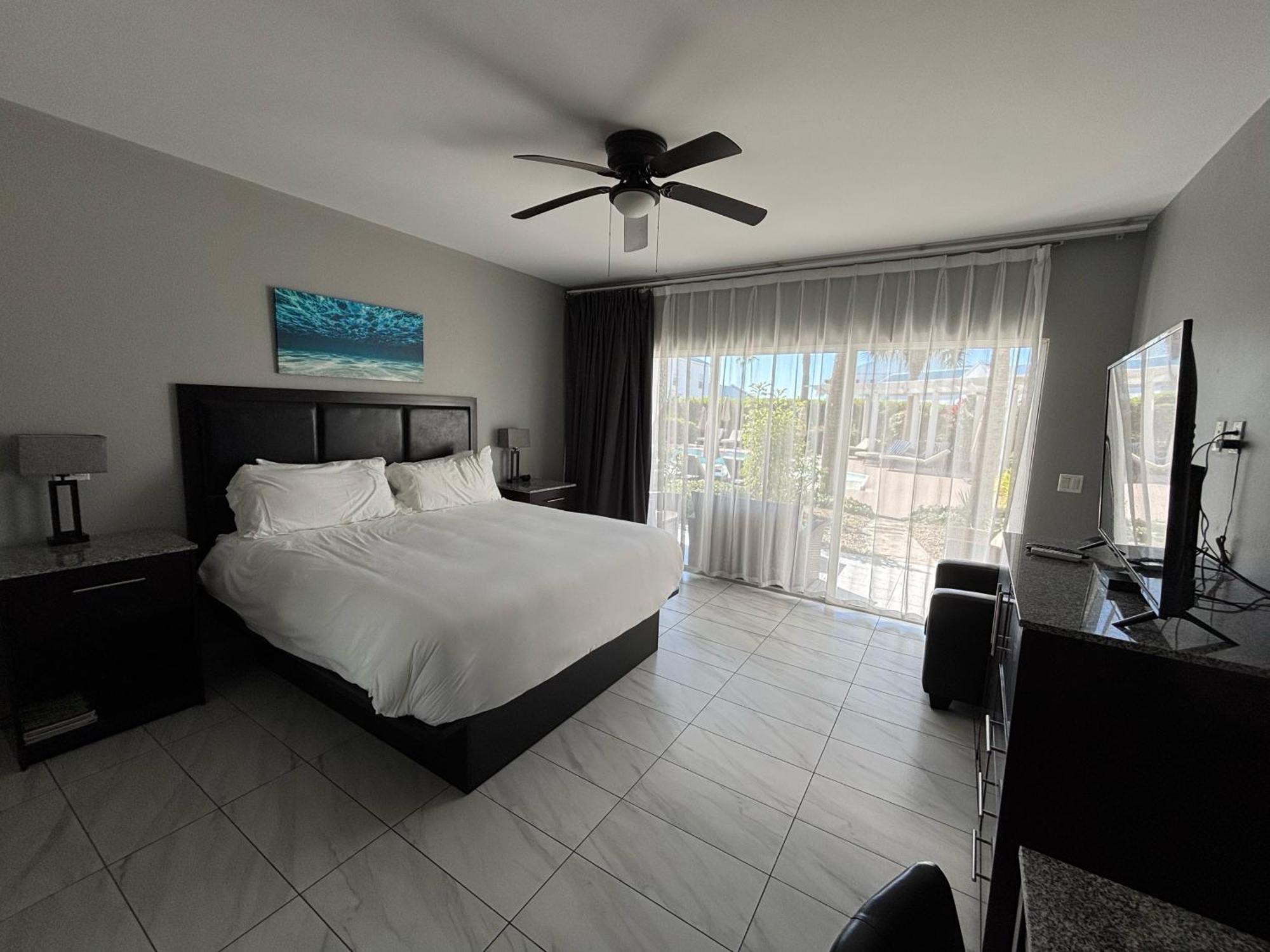 Grace Bay Suites Exterior foto